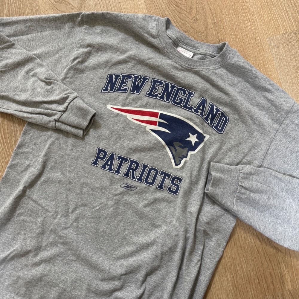 Reebok New England Patriots Long Sleeve T-Shirt‎ Mens Size Medium Gray NFL Logo
